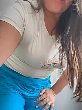 Snapshot of Ixchel_Anaid chatting on April 21, 6:12 pm Ixchel Anaid online show from April 21, 6:12 pm