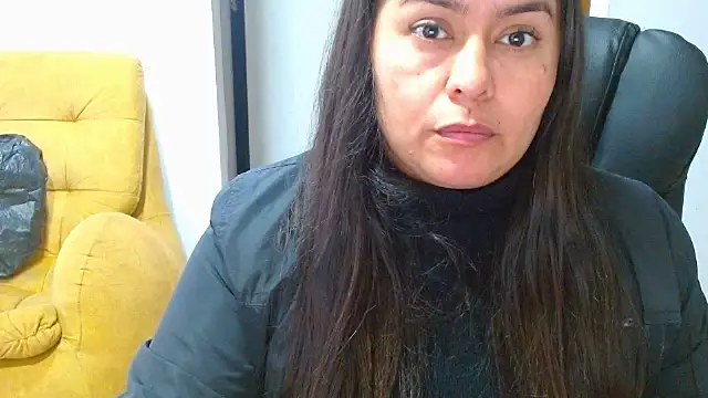 Snapshot of Ixchel_Anaid chatting on June 9, 10:10 pm Ixchel Anaid online show from June 9, 10:10 pm