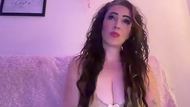 Snapshot of EmilyBlue chatting on April 29, 8:37 pm EmilyBlue online show from April 29, 8:37 pm