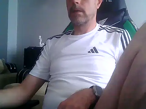 Snapshot of boran34 chatting on June 3, 3:39 pm boran34 online show from June 3, 3:39 pm