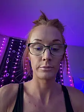 Snapshot of Lexi_Star chatting on April 9, 10:59 pm Lexi Star online show from April 9, 10:59 pm