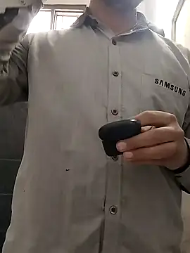 Snapshot of indianSmartboy chatting on December 19, 8:13 am indianSmartboy online show from December 19, 8:13 am