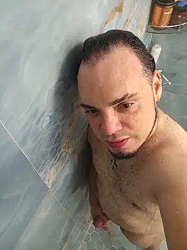 Snapshot of latinoflpr chatting on November 28, 11:29 pm latinoflpr online show from November 28, 11:29 pm