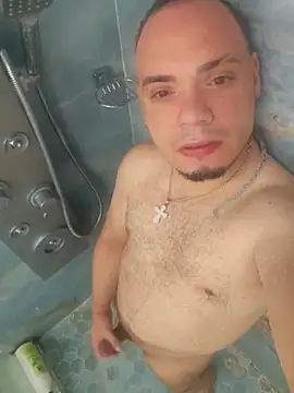 Snapshot of latinoflpr chatting on December 4, 11:46 pm latinoflpr online show from December 4, 11:46 pm