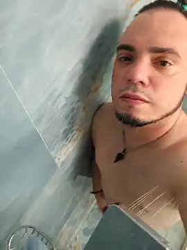 Snapshot of latinoflpr chatting on January 12, 1:55 am latinoflpr online show from January 12, 1:55 am