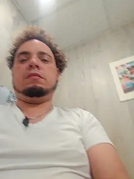 Snapshot of latinoflpr chatting on February 4, 7:20 pm latinoflpr online show from February 4, 7:20 pm