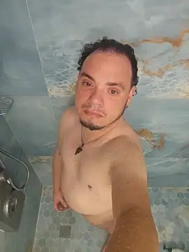 Snapshot of latinoflpr chatting on February 15, 11:23 pm latinoflpr online show from February 15, 11:23 pm