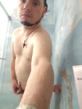 Snapshot of latinoflpr chatting on February 26, 6:45 am latinoflpr online show from February 26, 6:45 am