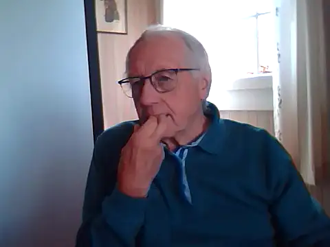 Snapshot of johnjohn622662 chatting on September 16, 9:43 am johnjohn622662 online show from September 16, 9:43 am