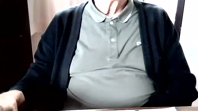 Snapshot of johnjohn622662 chatting on June 12, 2:16 pm johnjohn622662 online show from June 12, 2:16 pm