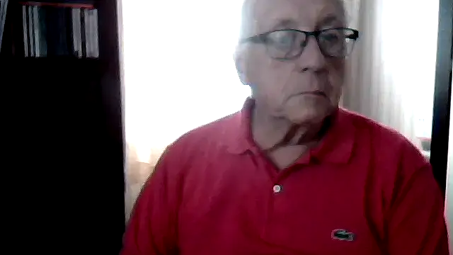Snapshot of johnjohn622662 chatting on June 21, 1:46 pm johnjohn622662 online show from June 21, 1:46 pm
