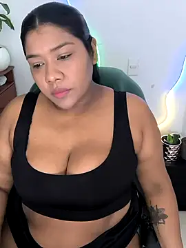 Snapshot of paola091 chatting on April 24, 12:35 am paola091 online show from April 24, 12:35 am