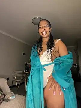 Snapshot of CurvyDesire1 chatting on July 3, 6:25 pm CurvyDesire1 online show from July 3, 6:25 pm
