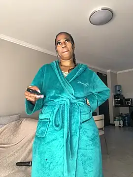 Snapshot of CurvyDesire1 chatting on July 6, 8:22 am CurvyDesire1 online show from July 6, 8:22 am