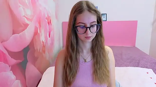 AliceAdams online show from February 5, 7:35 am