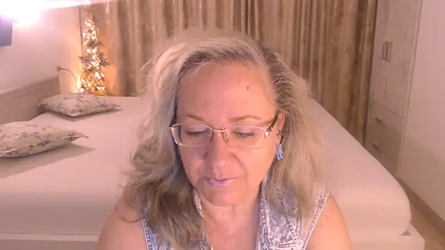 Snapshot of Raisshy chatting on May 7, 3:56 am Raisshy online show from May 7, 3:56 am