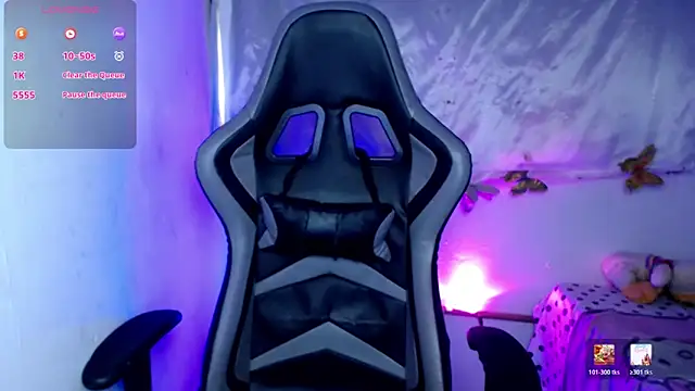 ninatiny online show from February 17, 9:10 pm