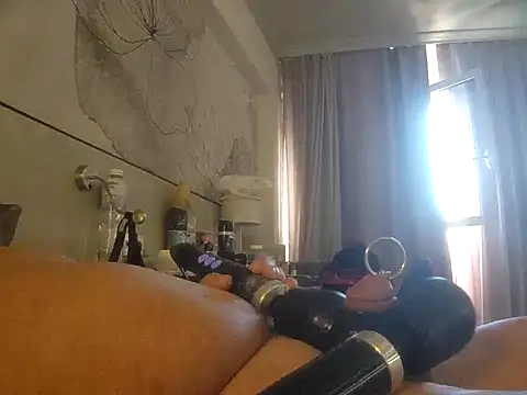 Snapshot of Foneman2459 chatting on October 27, 11:03 am Foneman2459 online show from October 27, 11:03 am