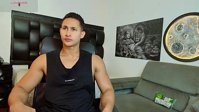 Snapshot of BenjaminCooperk chatting on June 13, 7:50 am BenjaminCooperk online show from June 13, 7:50 am