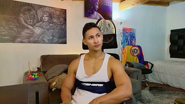 Snapshot of BenjaminCooperk chatting on July 23, 7:39 am BenjaminCooperk online show from July 23, 7:39 am