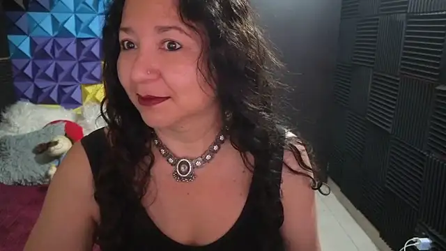 Snapshot of katifoxx chatting on November 18, 4:11 pm katifoxx online show from November 18, 4:11 pm