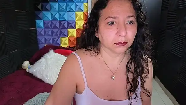 Snapshot of katifoxx chatting on January 9, 3:26 pm katifoxx online show from January 9, 3:26 pm