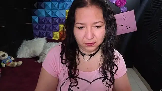 Snapshot of katifoxx chatting on February 23, 4:04 pm katifoxx online show from February 23, 4:04 pm