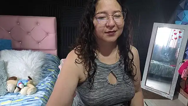 Snapshot of katifoxx chatting on March 23, 4:00 pm katifoxx online show from March 23, 4:00 pm