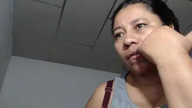 adrixxx38 online show from February 8, 10:18 am