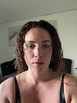 Clara-xoxo online show from March 16, 2:32 pm