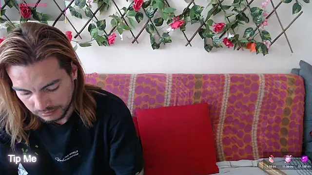 Snapshot of Jack_Emily1 chatting on January 17, 7:39 pm Jack Emily1 online show from January 17, 7:39 pm