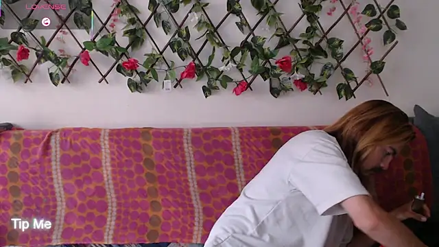 Snapshot of Jack_Emily1 chatting on February 21, 8:21 pm Jack Emily1 online show from February 21, 8:21 pm