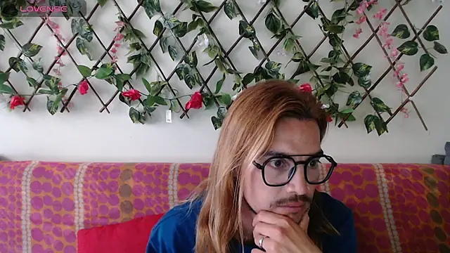 Snapshot of Jack_Emily1 chatting on April 21, 7:50 pm Jack Emily1 online show from April 21, 7:50 pm