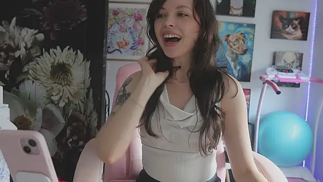 makiyahbelle online show from February 16, 3:57 am