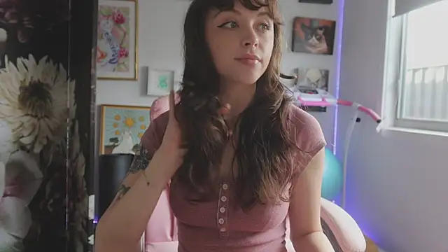 makiyahbelle online show from April 23, 3:19 am