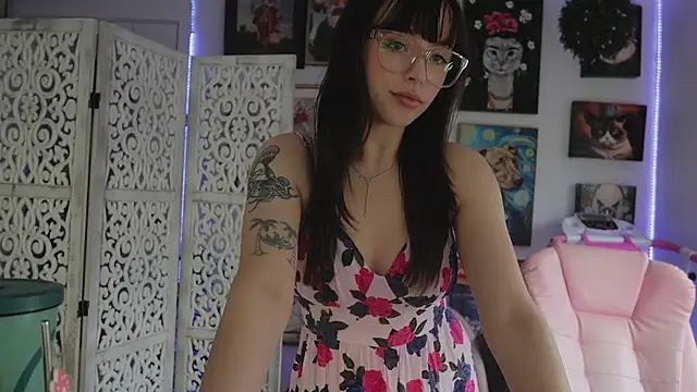 makiyahbelle online show from June 15, 6:37 am