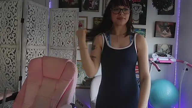 makiyahbelle online show from June 16, 4:26 am