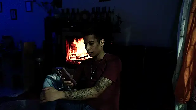 Snapshot of Slim_dirty_hot_ chatting on October 24, 2:41 am Slim dirty hot online show from October 24, 2:41 am