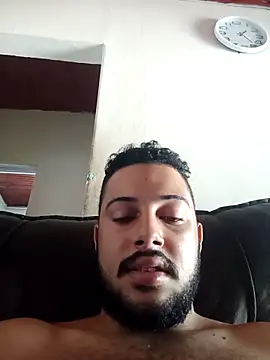 Snapshot of AzureKnee chatting on April 11, 4:22 pm AzureKnee online show from April 11, 4:22 pm