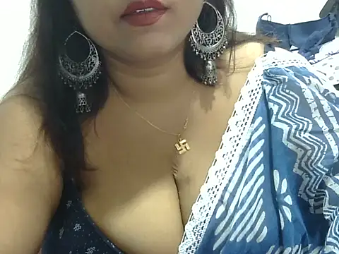 Snapshot of ROSEE_MERRYYYY chatting on April 23, 4:53 pm ROSEE MERRYYYY online show from April 23, 4:53 pm