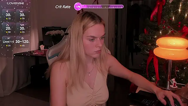 Snapshot of CharliSweet chatting on January 13, 4:41 pm CharliSweet online show from January 13, 4:41 pm
