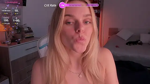Snapshot of CharliSweet chatting on February 7, 12:50 pm CharliSweet online show from February 7, 12:50 pm