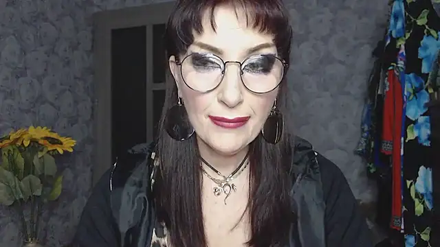 Snapshot of Aziza1 chatting on April 18, 7:58 pm Aziza1 online show from April 18, 7:58 pm