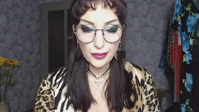 Snapshot of Aziza1 chatting on April 23, 1:57 pm Aziza1 online show from April 23, 1:57 pm