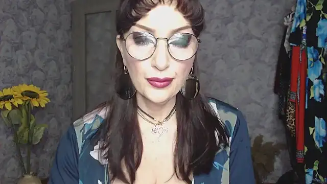 Snapshot of Aziza1 chatting on April 30, 3:18 pm Aziza1 online show from April 30, 3:18 pm