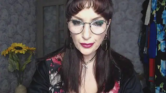 Snapshot of Aziza1 chatting on May 11, 2:23 pm Aziza1 online show from May 11, 2:23 pm