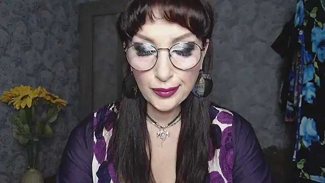 Snapshot of Aziza1 chatting on July 5, 2:13 pm Aziza1 online show from July 5, 2:13 pm