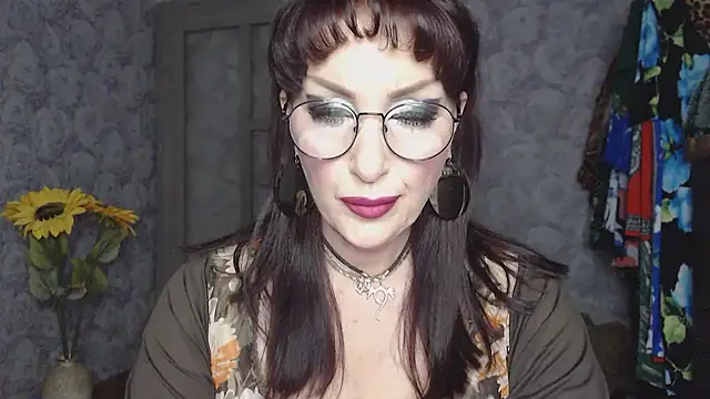 Snapshot of Aziza1 chatting on July 11, 1:14 pm Aziza1 online show from July 11, 1:14 pm
