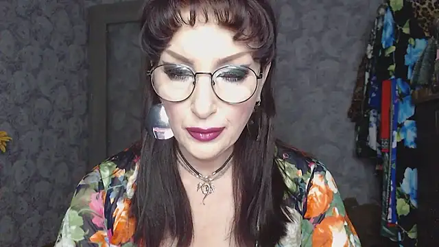 Snapshot of Aziza1 chatting on July 14, 2:34 pm Aziza1 online show from July 14, 2:34 pm