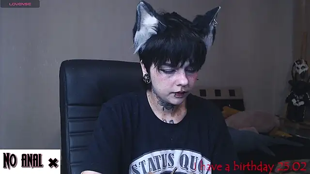 Snapshot of Dark__Elf chatting on February 2, 10:17 pm Dark Elf online show from February 2, 10:17 pm